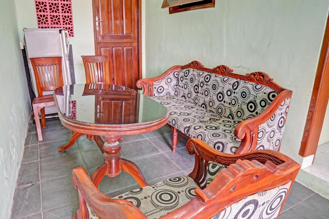 Oyo 90729 Sekar Guest House Jembel Eksteriør billede
