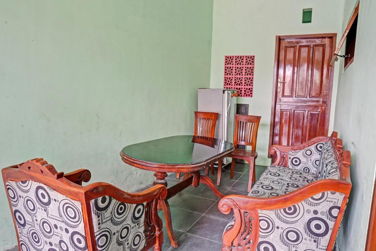 Oyo 90729 Sekar Guest House Jembel Eksteriør billede
